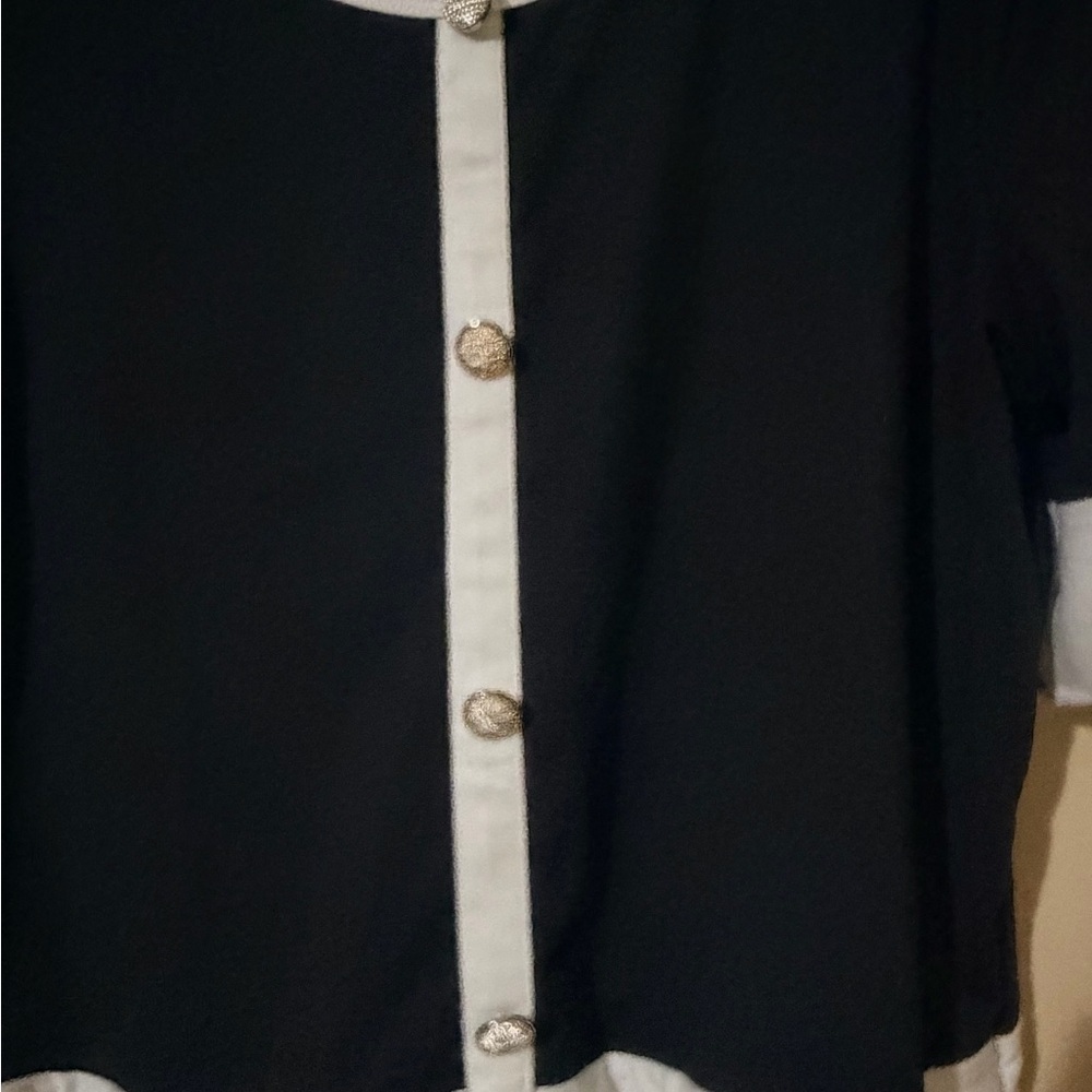 SHEIN Black and White Ruffle-Trim Button Down Top - Picture 4 of 7